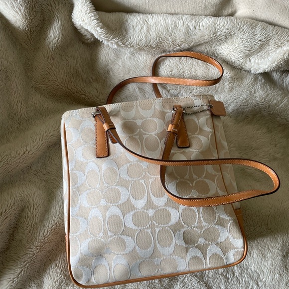 Coach limited edition tote bag, leather strap, inside zip pocket - Picture 4 of 10